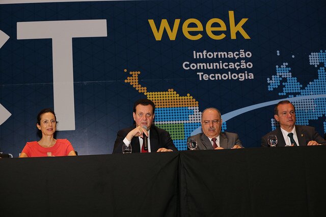 Representantes de Brasil e União Europeia se reúnem em evento para discutir cooperações em TICs - Foto: MCTIC